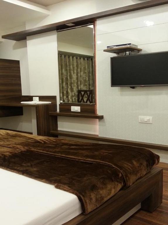 Hotel Oasis Мумбаї Екстер'єр фото
